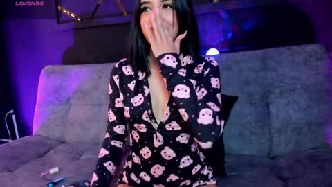 Snapshot of laura_hentai chatting on March 2025 11:38:02 PM Laura online show from March 2025 11:38:02 PM