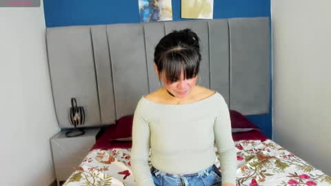 Snapshot of laura_hotties chatting on October 2025 12:58:01 PM laura hotties online show from October 2025 12:58:01 PM