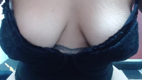  Laura  online show from February 2026 02:31:01 PM