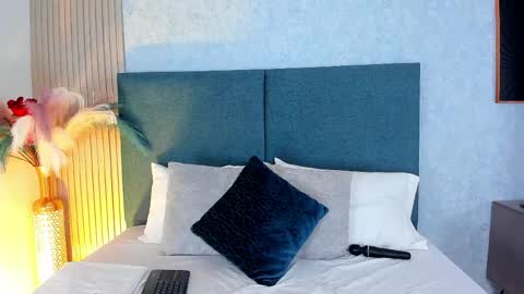 LauraIvy online show from March 2026 01:01:01 PM