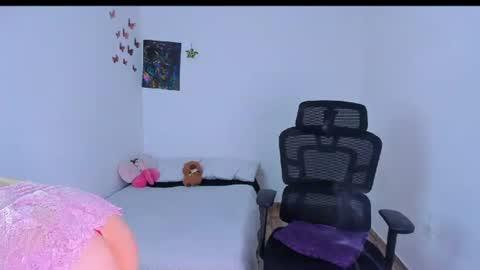LauraIvy online show from July 2026 01:30:02 PM