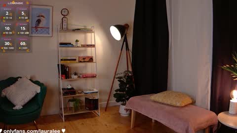 Laura Lee. online show from October 2025 01:17:02 AM