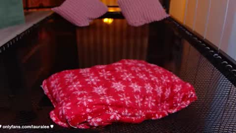 Laura Lee. online show from February 2026 02:04:01 AM