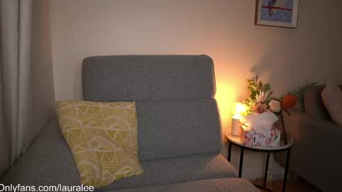 Snapshot of laura_lee chatting on April 2026 01:25:02 AM Laura Lee. online show from April 2026 01:25:02 AM