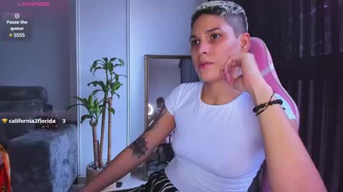 Laura Rose online show from December 2024 11:32:01 AM