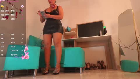 Snapshot of laura_zans_ chatting on January 2025 11:14:01 AM Laura Zans I am sensual goddes and i was born for loveworshipping and enjoyment. online show from January 2025 11:14:01 AM
