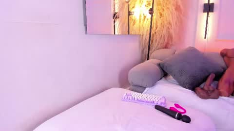 LauraCarther  online show from August 2026 05:49:01 PM