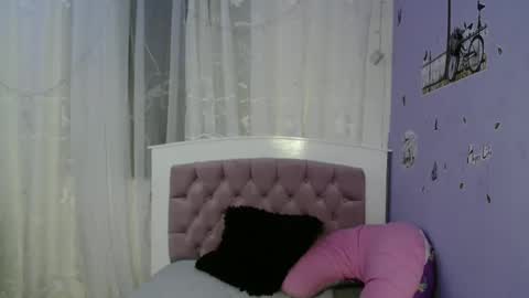 lauracb          online show from January 2025 08:25:02 AM