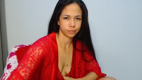 lauracb          online show from October 2025 08:46:02 AM