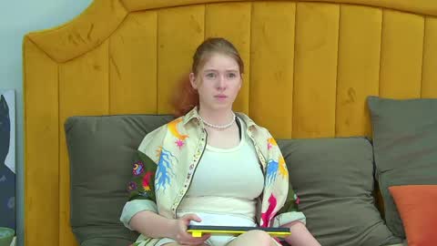 Snapshot of lauradennis chatting on May 2026 05:07:01 PM Laura online show from May 2026 05:07:01 PM