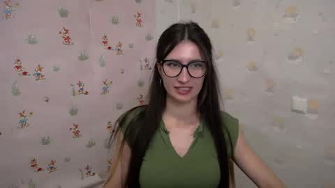 Laura online show from October 2025 08:22:02 AM