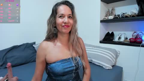 Snapshot of laurafarrely chatting on May 2026 07:09:02 PM Laura online show from May 2026 07:09:02 PM