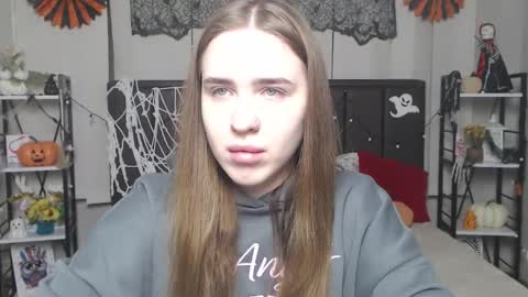 LauraHlot online show from October 2025 07:04:02 PM