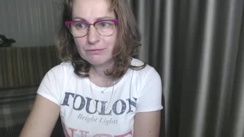 Lauraoven1 online show from December 2024 05:48:01 PM