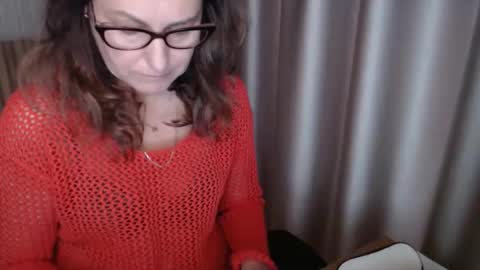 Lauraoven1 online show from November 2025 07:54:01 AM