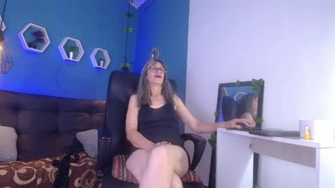 Laura Sofia online show from February 2026 10:32:02 PM