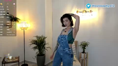 Laura online show from June 2026 10:03:02 PM