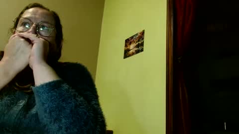 Snapshot of laureanne50 chatting on December 2024 08:40:01 PM laureanne online show from December 2024 08:40:01 PM