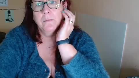 Snapshot of laureanne50 chatting on December 2024 02:50:01 PM laureanne online show from December 2024 02:50:01 PM