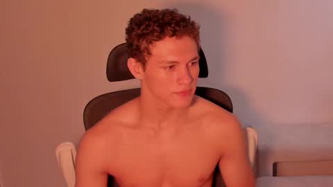 Laureent online show from March 2026 08:04:01 PM