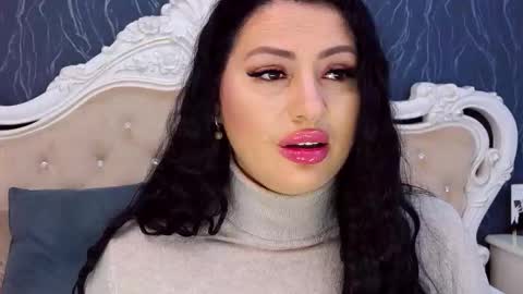 Laura online show from October 2025 11:30:01 AM