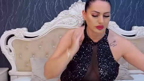 Laura online show from November 2025 03:12:02 PM