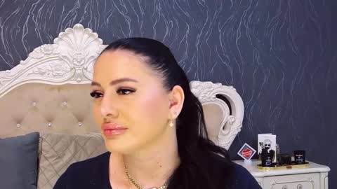 Laura online show from March 2026 02:42:01 PM