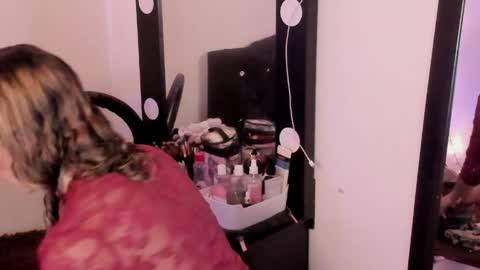 laurenn_111 online show from May 2026 01:01:01 AM