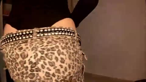 laurenn_111 online show from June 2026 02:56:02 AM