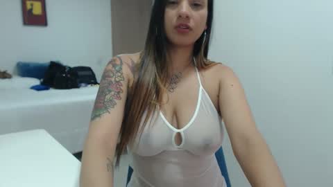 Lauren online show from December 2025 11:44:01 PM