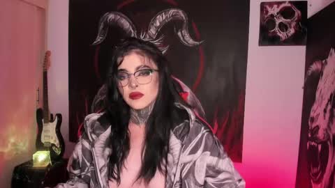 Snapshot of laurenrousexx chatting on May 2026 02:28:01 AM LAUREN INDEPENDENT MODEL HELP ME REACH 100 LIKES PLS online show from May 2026 02:28:01 AM