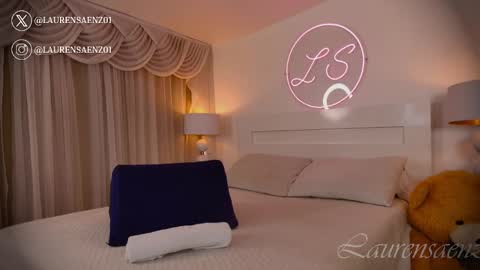 Lauren Saenz online show from January 2025 12:05:02 PM