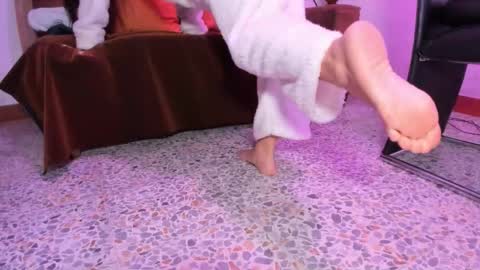 Snapshot of laurent_a chatting on October 2025 08:02:02 PM Lucie online show from October 2025 08:02:02 PM