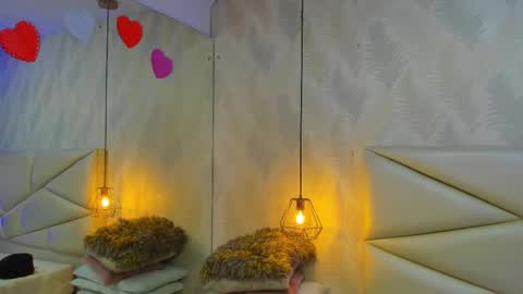 Laurent online show from November 2025 11:35:01 AM