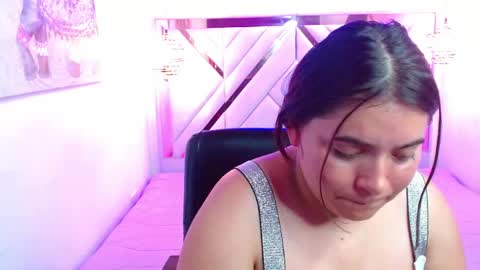 laura  online show from May 2026 07:54:02 PM