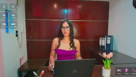 lauri online show from April 2026 09:53:02 PM