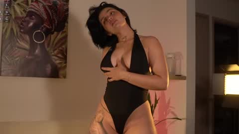 Snapshot of laurita_4 chatting on May 2026 01:40:01 PM laurita_4 online show from May 2026 01:40:01 PM