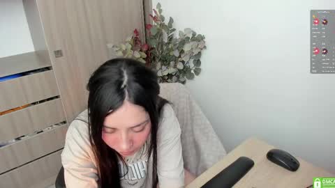 Lauryn online show from May 2026 06:59:01 PM