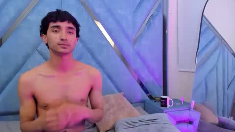 Laury and Narem online show from January 2026 06:08:01 AM