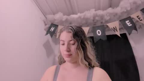 Lauu G online show from October 2025 09:54:02 AM