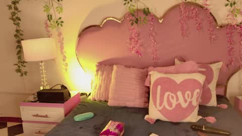 luu online show from April 2026 02:48:02 PM