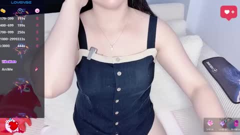 Snapshot of lavender_02 chatting on May 2026 11:45:02 PM Tina online show from May 2026 11:45:02 PM
