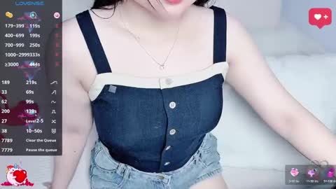 Snapshot of lavender_02 chatting on May 2026 06:27:01 PM Tina online show from May 2026 06:27:01 PM