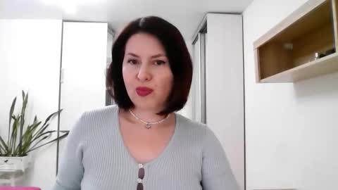 Diana  online show from November 2025 11:21:01 AM