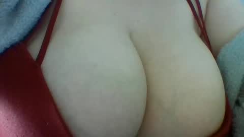 Snapshot of layannalea chatting on May 2026 10:15:02 PM layannalea online show from May 2026 10:15:02 PM