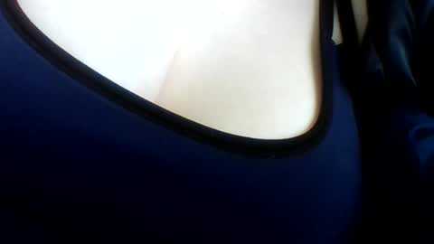 Snapshot of layannalea chatting on May 2026 01:56:01 AM layannalea online show from May 2026 01:56:01 AM