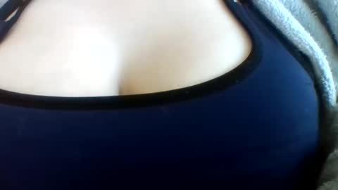 Snapshot of layannalea chatting on May 2026 02:30:02 AM layannalea online show from May 2026 02:30:02 AM