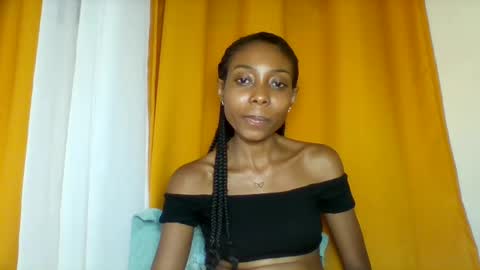 layannek online show from November 2025 08:03:01 PM