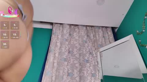 Snapshot of layla_17 chatting on September 2025 01:11:01 AM layla_17 online show from September 2025 01:11:01 AM