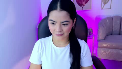 Snapshot of layla_breezee_ chatting on April 2026 11:30:02 AM Layla Breezee online show from April 2026 11:30:02 AM